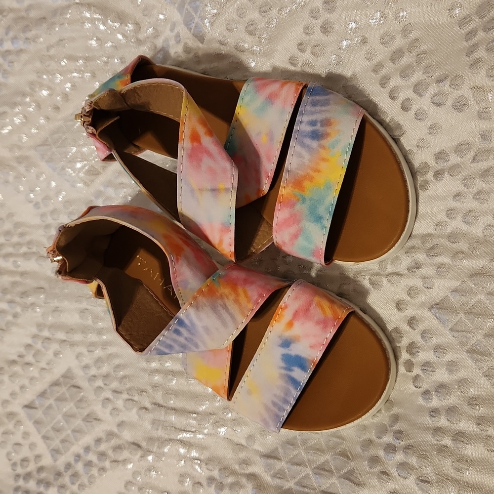 Tahari rainbow colored tie dye print Toddler Size 11 sandals, NWOT